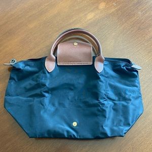 Longchamp La Pliage black short handle